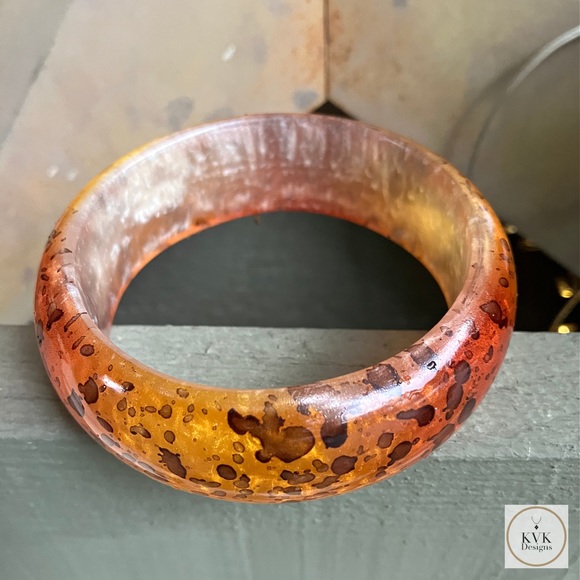Orange Retro Bangle Bracelet, Boho Bracelet, Resin Bracelet, Boho Jewelry - Picture 6 of 6